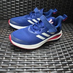 Adidas Disney x FortaRun Mickey Mouse running shoes size 3Y